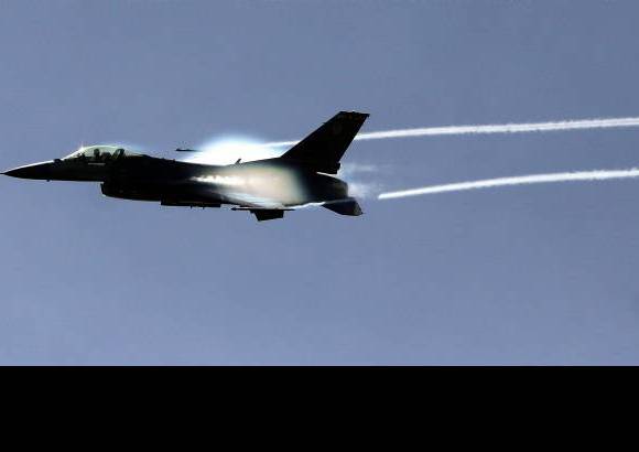 Hernán Vanegas - Ha sido una semana en la que los aviones han hecho de las suyas mientras surcan los cielos, conducidos por acróbatas que no tienen miedo a las alturas.