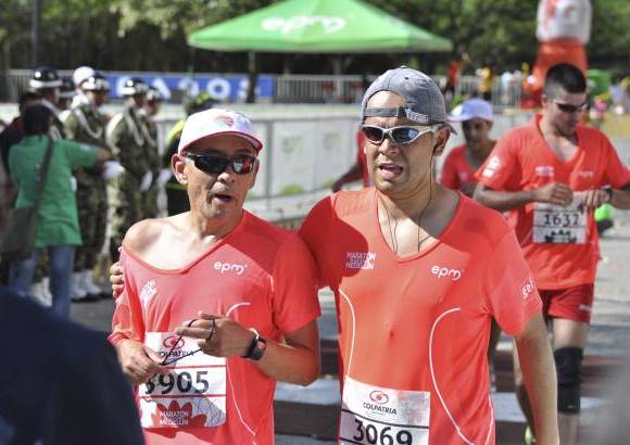 Esteban Jaramillo y Sebasti&#225;n Salazar - M&#225;s de 10 mil competidores se dieron cita en esta hist&#243;rica cita deportiva que se corr&#237;a en las modalidades de 5, 10, 21 y 42 kil&#243;metros.