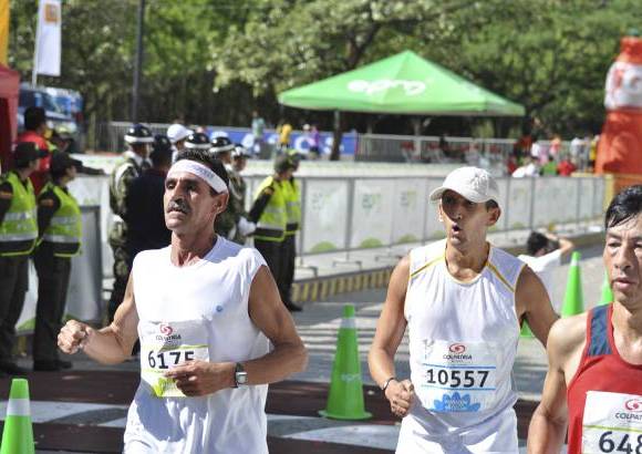 Esteban Jaramillo y Sebasti&#225;n Salazar - M&#225;s de 10 mil competidores se dieron cita en esta hist&#243;rica cita deportiva que se corr&#237;a en las modalidades de 5, 10, 21 y 42 kil&#243;metros.