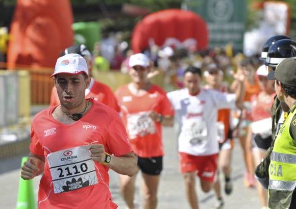 Esteban Jaramillo y Sebasti&#225;n Salazar - M&#225;s de 10 mil competidores se dieron cita en esta hist&#243;rica cita deportiva que se corr&#237;a en las modalidades de 5, 10, 21 y 42 kil&#243;metros.