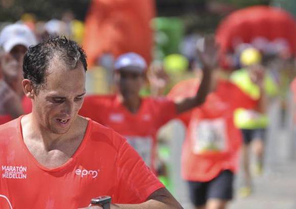 Esteban Jaramillo y Sebasti&#225;n Salazar - M&#225;s de 10 mil competidores se dieron cita en esta hist&#243;rica cita deportiva que se corr&#237;a en las modalidades de 5, 10, 21 y 42 kil&#243;metros.
