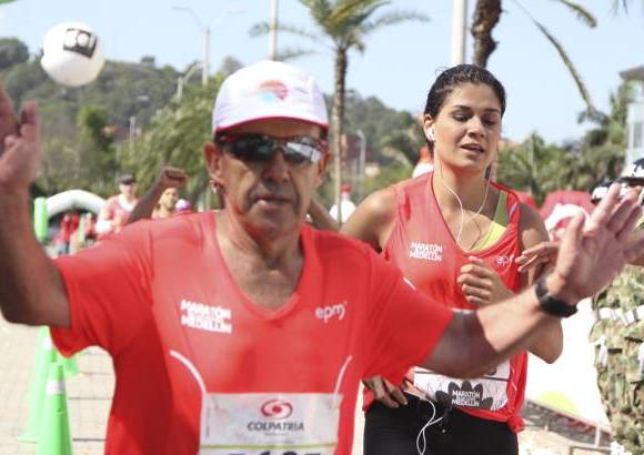 Esteban Jaramillo y Sebasti&#225;n Salazar - M&#225;s de 10 mil competidores se dieron cita en esta hist&#243;rica cita deportiva que se corr&#237;a en las modalidades de 5, 10, 21 y 42 kil&#243;metros.