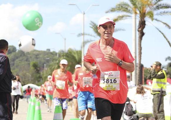 Esteban Jaramillo y Sebasti&#225;n Salazar - M&#225;s de 10 mil competidores se dieron cita en esta hist&#243;rica cita deportiva que se corr&#237;a en las modalidades de 5, 10, 21 y 42 kil&#243;metros.
