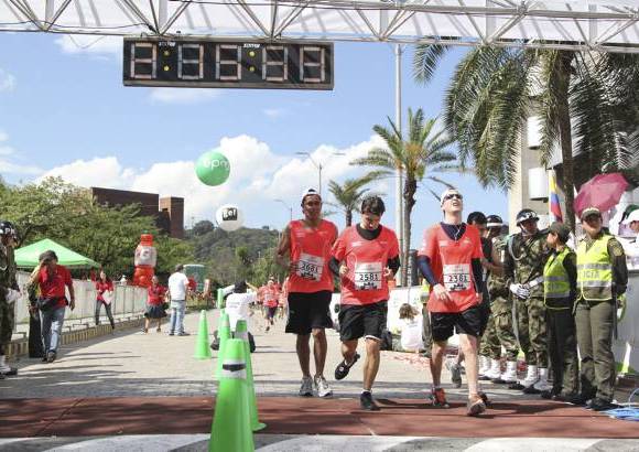 Esteban Jaramillo y Sebasti&#225;n Salazar - M&#225;s de 10 mil competidores se dieron cita en esta hist&#243;rica cita deportiva que se corr&#237;a en las modalidades de 5, 10, 21 y 42 kil&#243;metros.