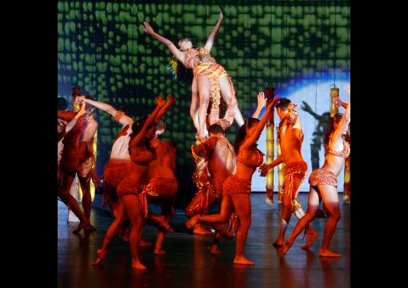 Luis Eduardo Noriega - Llega al Teatro Metropolitano el nuevo espect&#225;culo del Ballet Folkl&#243;rico de Antioquia. Con danza, m&#250;sica y video, propone recorrer la ciudad de ayer y de hoy.