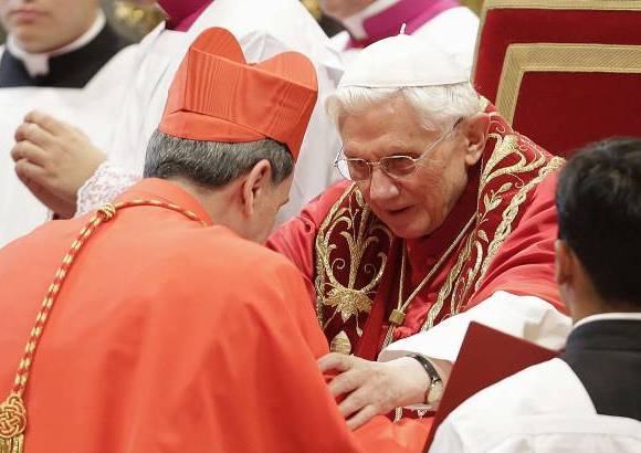 Foto Reuters - En la elevación de los nuevos príncipes en una solemne ceremonia conocida como consistorio en la Basílica de San Pedro, Benedicto XVI dijo que sus nombramientos reflejan que "la Iglesia es la Iglesia de todos los pueblos".