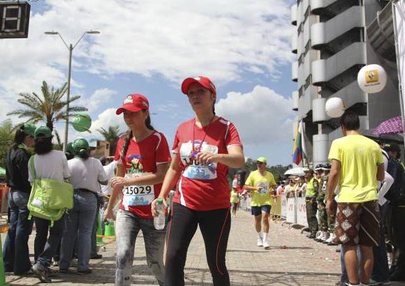 Esteban Jaramillo y Sebastián Salazar - Más de 10 mil competidores se dieron cita en esta histórica cita deportiva que se corría en las modalidades de 5, 10, 21 y 42 kilómetros.