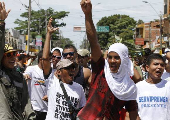 Donaldo Zuluaga - La manifestación arrancó, como estaba previsto, a las 9:00 a.m. Viva del paro cívico nacional, es una de las principales consignas con las que desenvuelve.