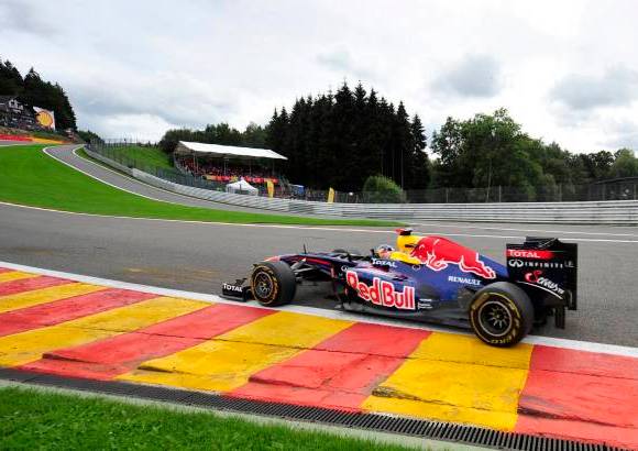 Reuters - Vettel, que arranc&#243; desde la &#39;pole&#39;, se anot&#243; la s&#233;ptima victoria de esta temporada, la decimos&#233;ptima de su carrera en F1 y la primera en el m&#237;tico circuito belga.