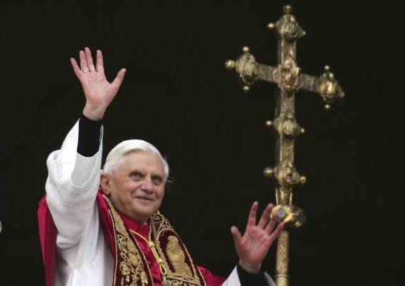AP - El alem&#225;n Joseph Ratzinger, de 85 a&#241;os, hab&#237;a sido elegido Papa el 19 de abril de 2005 en el primer C&#243;nclave del siglo XXI, tras la muerte de Juan Pablo II.