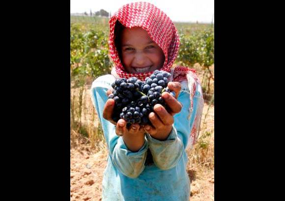 Reuters - En un intento de aliviar el ayuno bajo el sol de agosto, las autoridades egipcias han decidido adelantar la hora durante este mes para minimizar el periodo de abstinencia durante el día.