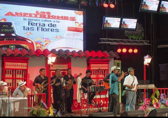 FLA - Festival de la Trova Orquídea de Oro en la discoteca Palmahía.