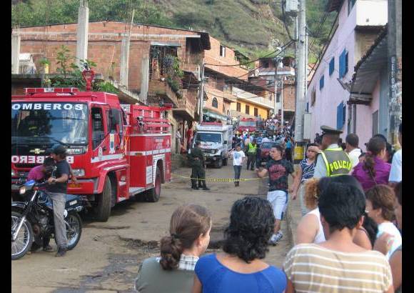 Wilson Díaz - Organismos de socorro de todo el Valle de Aburrá acudieron a respaldar las tareas de rescate.