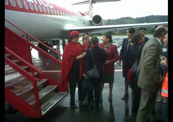 Juan José García Villegas - Luz Stella Walton, una de las auxiliares de vuelo históricas de SAM, se vio emocionada y no pudo ocultar las lágrimas.