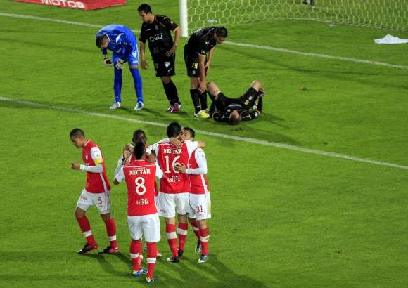 Colprensa - Santa Fe 2-Once Caldas 0.