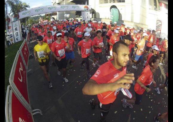 Esteban Jaramillo y Sebastián Salazar - Más de 10 mil competidores se dieron cita en esta histórica cita deportiva que se corría en las modalidades de 5, 10, 21 y 42 kilómetros.