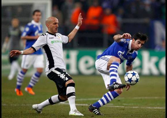 Reuters - El Valencia desperdici&#243; una gran ocasi&#243;n de entrar en los cuartos de final de la Liga de Campeones, al perder en Gelsenkirchen (3-1), ante el Schalke de Ra&#250;l, un partido en el que se adelant&#243;, pero en el que no tuvo acierto ante la meta alemana cuando se vio en desventaja.