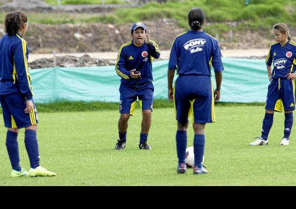 Colprensa - Bajo las &#243;rdenes del t&#233;cnico Ricardo Rozo, el combinado nacional entrena a diario con la intenci&#243;n de llegar a punto a la competencia para revalidar la actuaci&#243;n anterior en el Suramericano en Bucaramanga (2010).