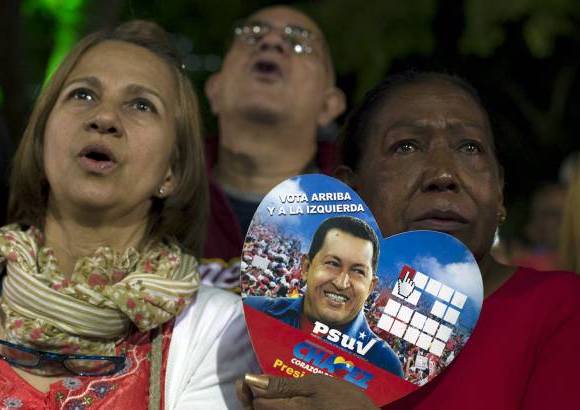 reuters - Los seguidores del presidente de Venezuela, Hugo Chávez, esperan que el Jefe de Estado se recupere del cáncer que padece y por el cual se encuentra en La Habana, Cuba. Caracas está inundada de mensajes de apoyo al líder del país bolivariano.