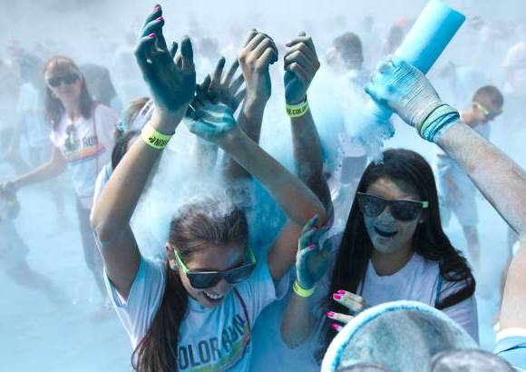 Esteban Vanegas - M&#225;s de 10.000 personas disfrutaron este domingo de los 5 kil&#243;metros m&#225;s divertidos del deporte. The color run pint&#243; de alegr&#237;a las calles de Medell&#237;n.