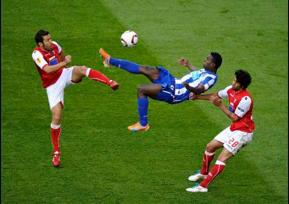 Reuters - Fue una final entre dos clubes portugueses con sabor latinoamericano, ya que ambos tienen numerosos jugadores colombianos, argentinos y brasileños.