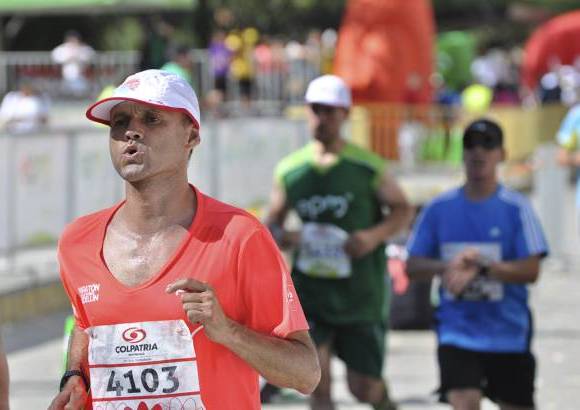 Esteban Jaramillo y Sebasti&#225;n Salazar - M&#225;s de 10 mil competidores se dieron cita en esta hist&#243;rica cita deportiva que se corr&#237;a en las modalidades de 5, 10, 21 y 42 kil&#243;metros.
