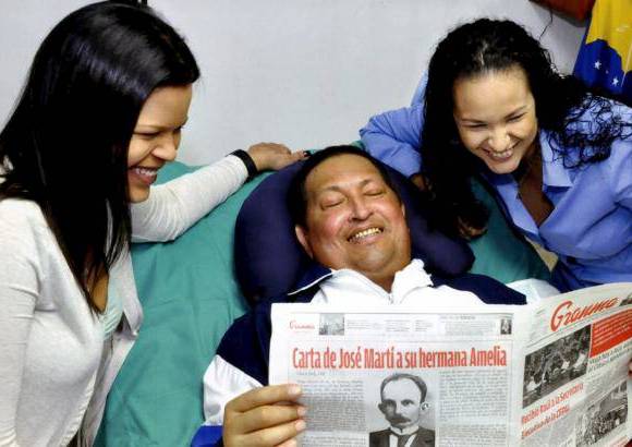Reuters - El Gobierno de Venezuela difundi&#243; las primeras im&#225;genes del presidente Hugo Ch&#225;vez desde que hace m&#225;s de dos meses fue operado de c&#225;ncer.