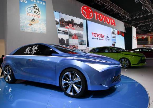 AP - En la imagen un Toyota híbrido NS4. Nissan, Toyota y otros fabricantes automovilísticos también utilizaron la Auto China 2012 como vitrina para sus sedanes de lujo y camionetas deportivas dirigidas a los compradores chinos.
