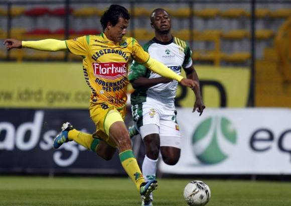 Colprensa - A Equidad lo salvó la campana. El equipo capitalino empató en el último minuto con un impecable tiro libre de Javier Araujo. Al final con un 1-1 se cerró el encuentro.