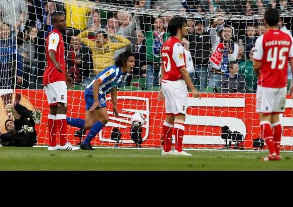 Reuters - El año pasado, el doblete del cañonero uruguayo Diego Forlán en Hamburgo le dio al Atlético de Madrid su primer trofeo continental en 48 años al ganarle 2-1 al Fulham inglés en tiempo de compensación.