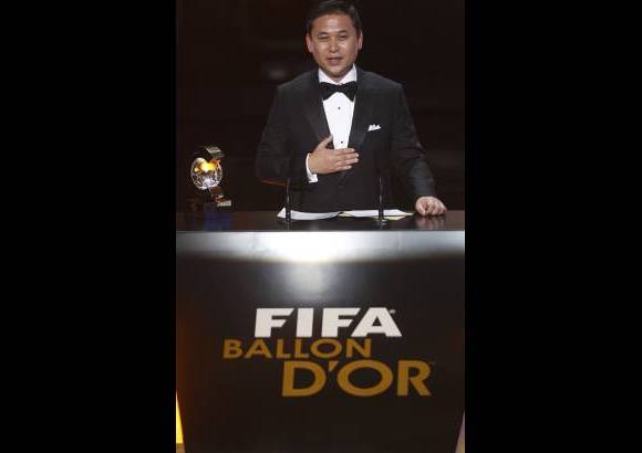 Reuters - Norio Sasaki, director t&#233;cnico de la selecci&#243;n japonesa de f&#250;tbol, obtuvo el premio a entrenador del a&#241;o en el f&#250;tbol femenino.