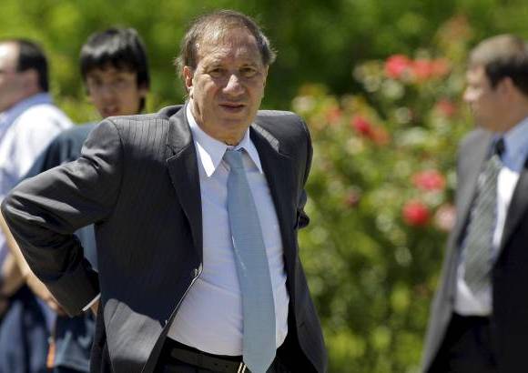 AP - Carlos Bilardo le recomienda a sus compatriotas tener cuidado con Falcao Garc&#237;a para el juego del 7 de junio.