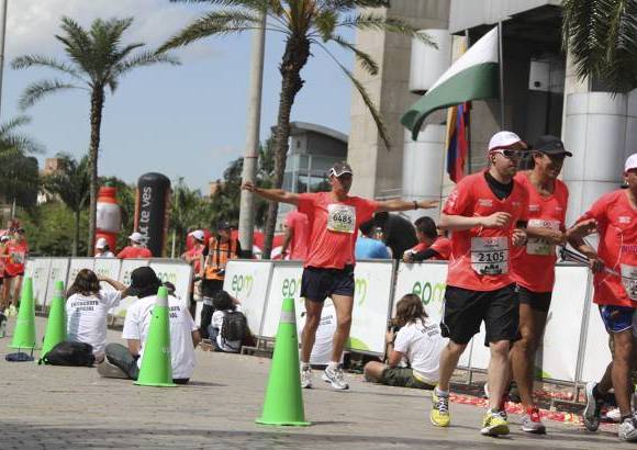 Esteban Jaramillo y Sebastián Salazar - Más de 10 mil competidores se dieron cita en esta histórica cita deportiva que se corría en las modalidades de 5, 10, 21 y 42 kilómetros.