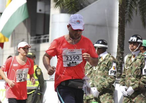 Esteban Jaramillo y Sebastián Salazar - Más de 10 mil competidores se dieron cita en esta histórica cita deportiva que se corría en las modalidades de 5, 10, 21 y 42 kilómetros.