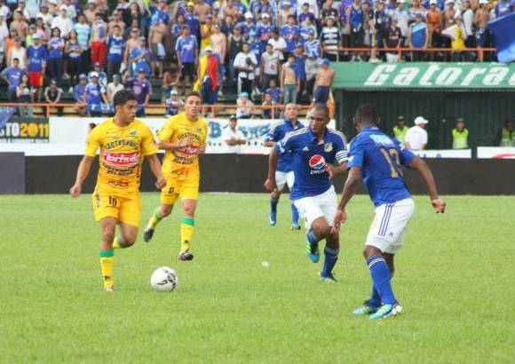 Colprensa - El Huila arrancó a lo grande ante Millonarios. Hizo respetar la localía.