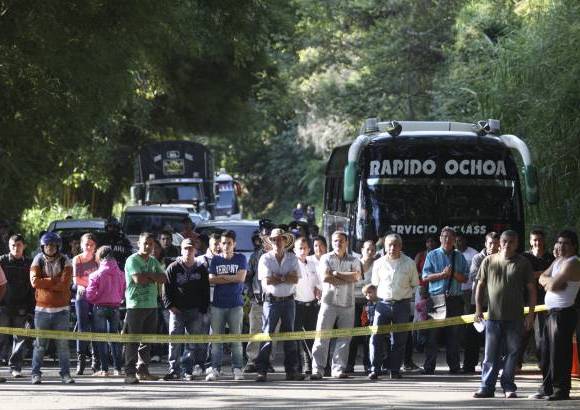 Manuel Saldarriaga - El paso por la v&#237;a qued&#243; restringido a un carril mientras se realizaron las tareas de rescate y levantamiento de la &#250;nica v&#237;ctima mortal que dej&#243; esta emergencia.