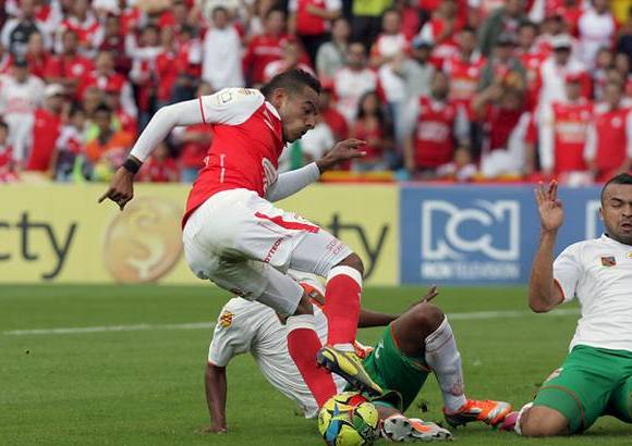 COLPRENSA - Dos triunfos locales, dos victorias visitantes y cinco empates, con 16 goles, cerraron una jornada que perfiló a Santa Fe, Itagüí y Once Caldas en busca de la clasificación anticipada, mientras que dejó sin opciones de pelear a varios clubes que ya deben pensar en el segundo semestre.