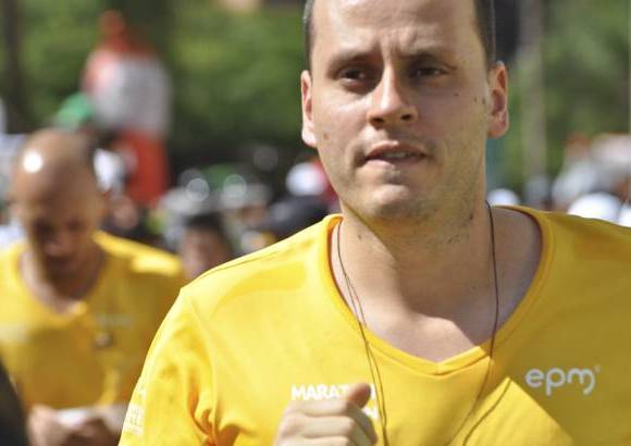 Esteban Jaramillo y Sebastián Salazar - Más de 10 mil competidores se dieron cita en esta histórica cita deportiva que se corría en las modalidades de 5, 10, 21 y 42 kilómetros