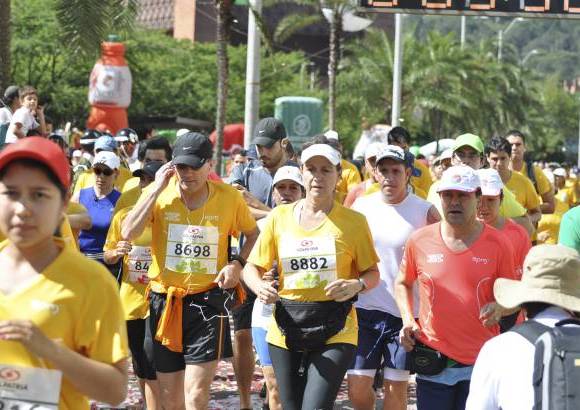 Esteban Jaramillo y Sebastián Salazar - Más de 10 mil competidores se dieron cita en esta histórica cita deportiva que se corría en las modalidades de 5, 10, 21 y 42 kilómetros