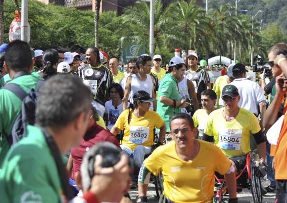 Esteban Jaramillo y Sebastián Salazar - Más de 10 mil competidores se dieron cita en esta histórica cita deportiva que se corría en las modalidades de 5, 10, 21 y 42 kilómetros