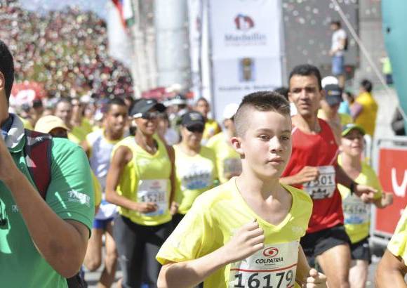 Esteban Jaramillo y Sebastián Salazar - Más de 10 mil competidores se dieron cita en esta histórica cita deportiva que se corría en las modalidades de 5, 10, 21 y 42 kilómetros