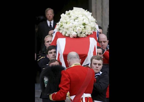 AP - Thatcher recibi&#243; un funeral con honores militares, sin ser de Estado, pero con toda la pompa que establece el protocolo.