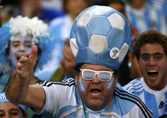 Reuters - Caracterizarse de la mejor manera es la idea de los hinchas en Brasil 2014.