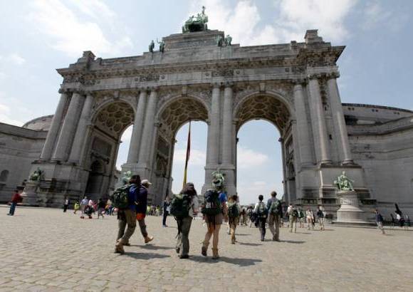 Fotos: Ángel Colina, Ruta Quetzal BBVA y Perla Toro Castaño. - La Ruta Quetzal BBVA camina por las calles de Bruselas.