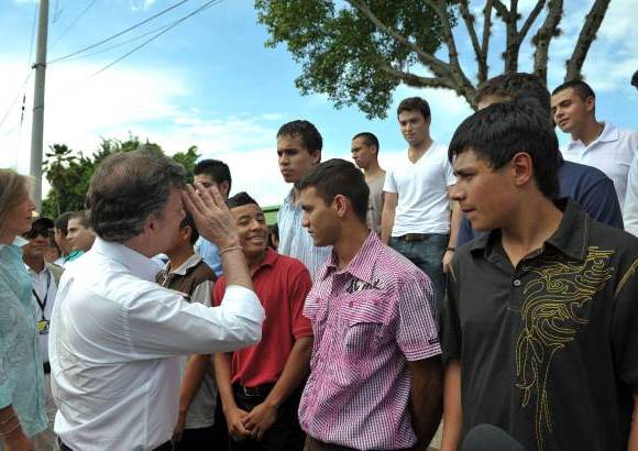 Presidencia de la Rep&#250;blica - Al finalizar la ceremonia el Primer Mandatario se mostr&#243; conmovido y asegur&#243; que hoy era un d&#237;a especial.