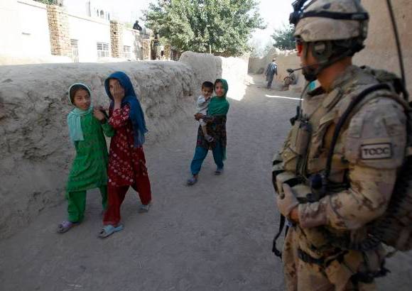 Reuters - En virtud del plan expuesto por Obama, en los próximos 15 meses abandonarán Afganistán 33.000 soldados.