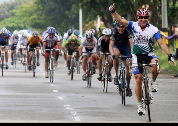 Manuel Saldarriaga - Fiesta del pedal en el Aeroparque Juan Pablo II.