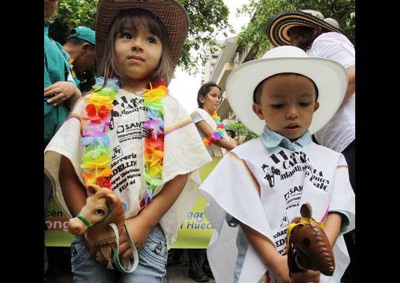 Julio C&#233;sar Herrera - Por lo menos 300 binomios surcaron el centro de Medell&#237;n, en una de las actividades m&#225;s divertidas de la Feria de las Flores.
