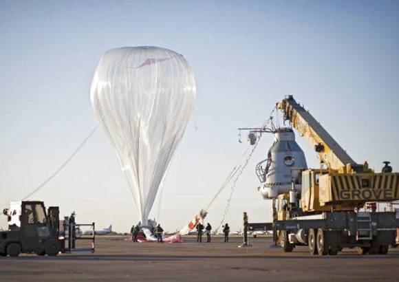 Foto Cortes&#237;a Misi&#243;n Stratos Red Bull - El globo aerost&#225;tico que servir&#225; para llevar la c&#225;psula a la estratrosfera.