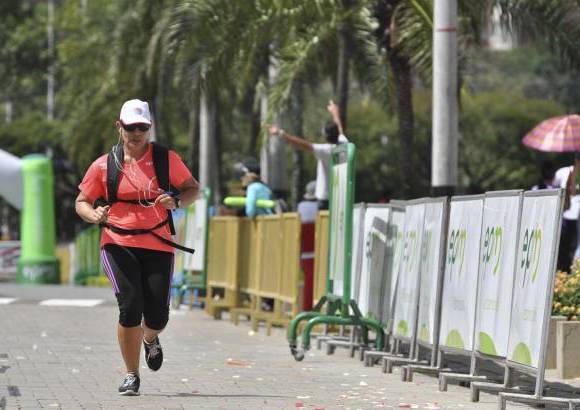 Esteban Jaramillo y Sebasti&#225;n Salazar - M&#225;s de 10 mil competidores se dieron cita en esta hist&#243;rica cita deportiva que se corr&#237;a en las modalidades de 5, 10, 21 y 42 kil&#243;metros.